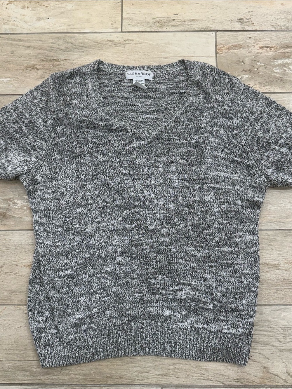 Sag Harbor Gray Marled V-Neck Short Sleeve Sweater. Size 1X